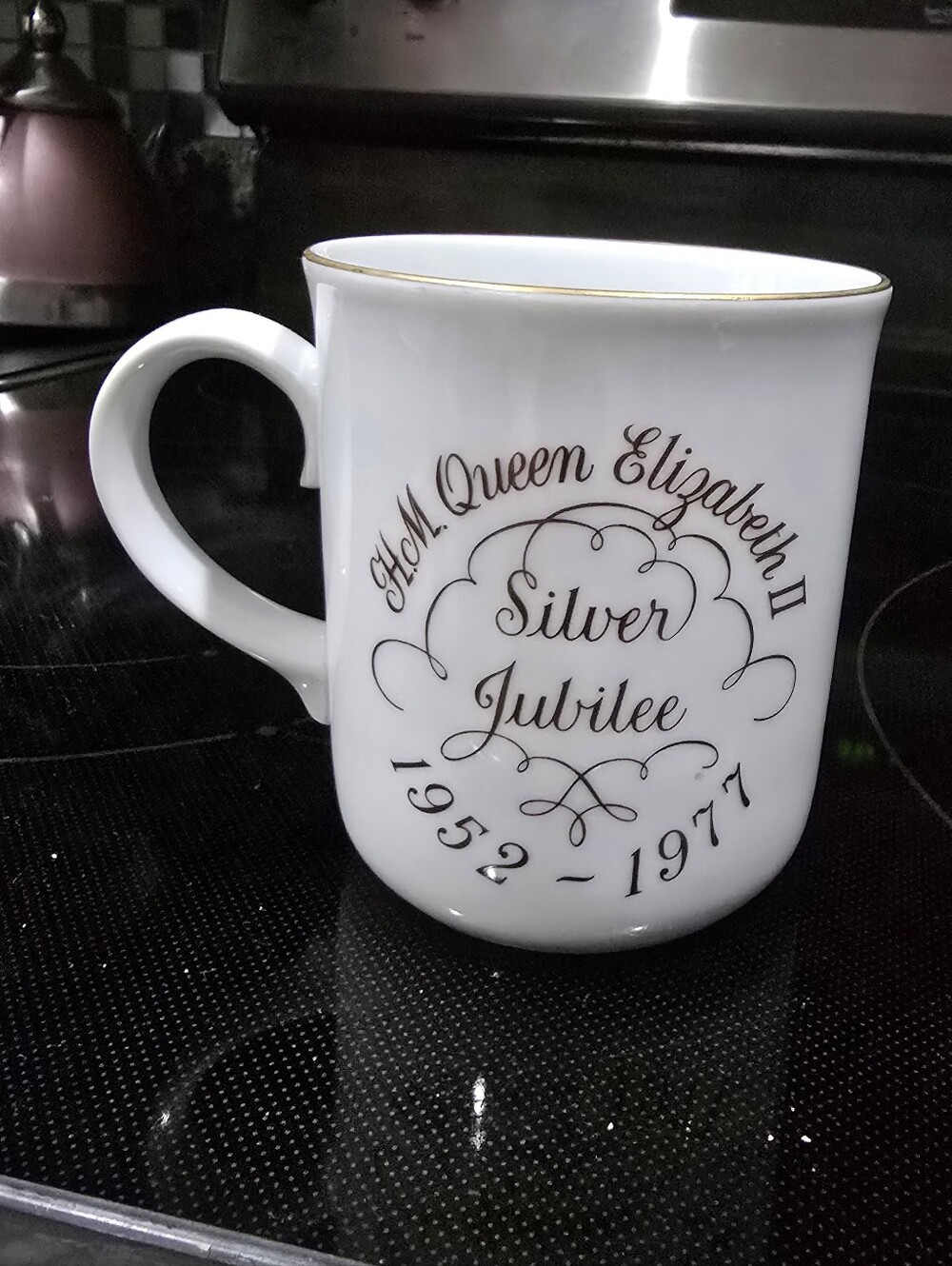 Vintage "The Queens Silver Jubilee 1952-1977" Cup/Mug Made In England
